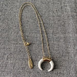 Crescent Horn Plunder Necklace